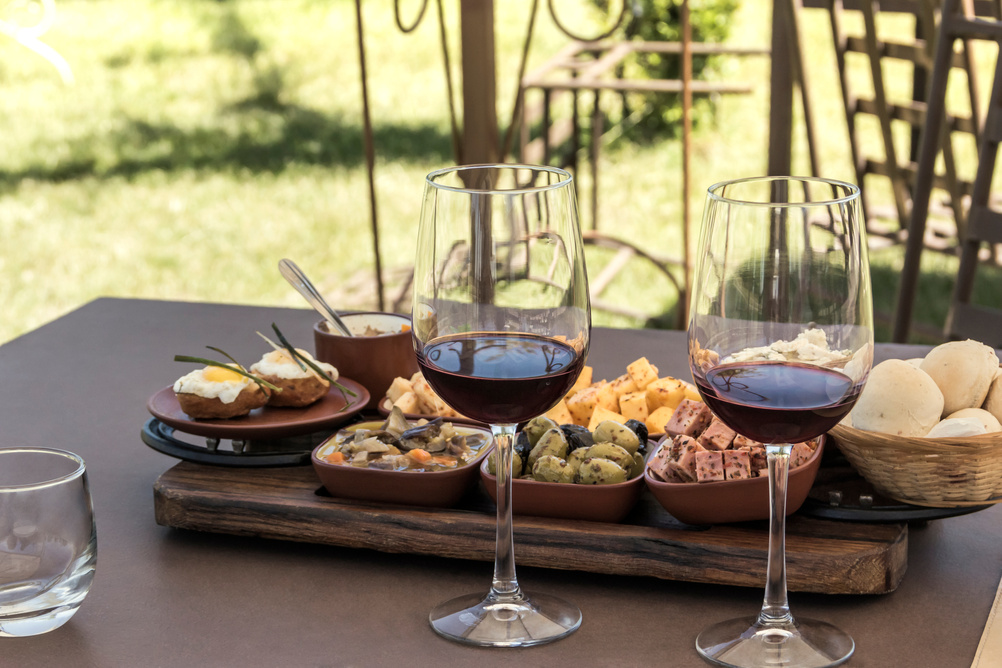 Red wine tasting with bites on wine tourism tours